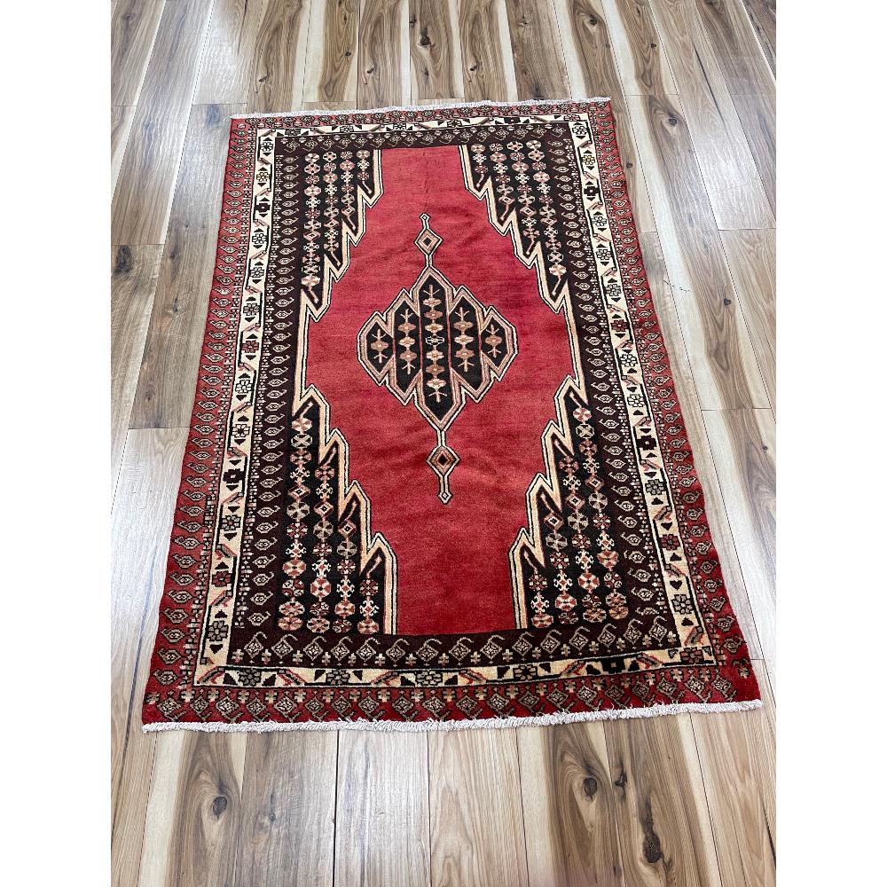 Antique Persian Hand Knotted Hamadan Wool Rug: VG condition, 4.4 FT x 6.6 FT