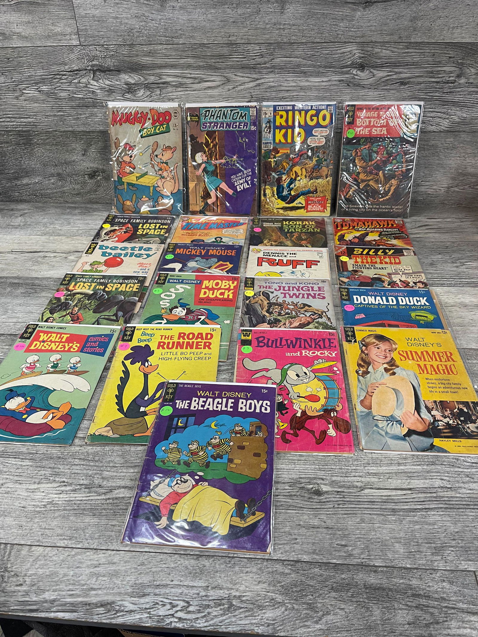 LOT OF 21 VINTAGE COMICS (1 of 4)
