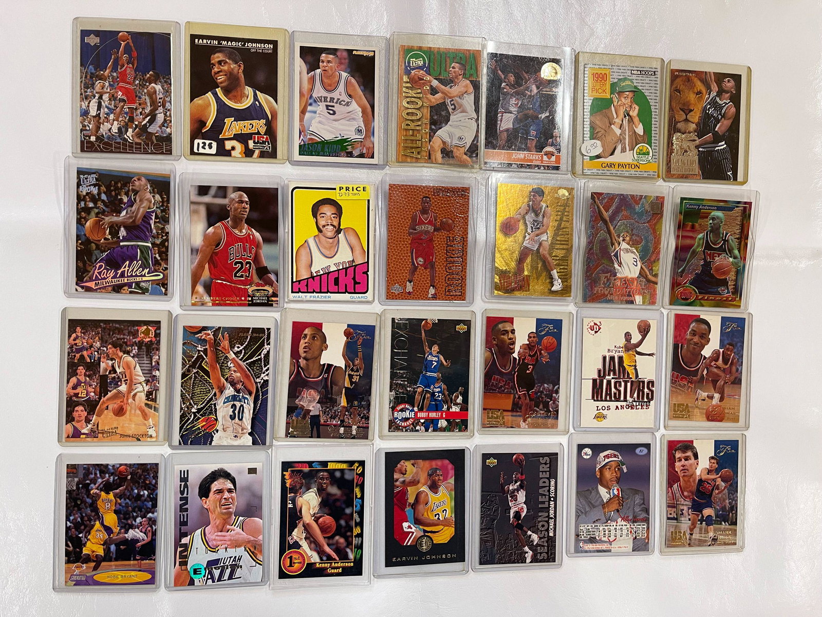 LOT OF 28 NBA H.O.F. GUARDS CARDS: MICHAEL JORDAN, KOBE BRYANT, MAGIC JOHNSON, ETC.