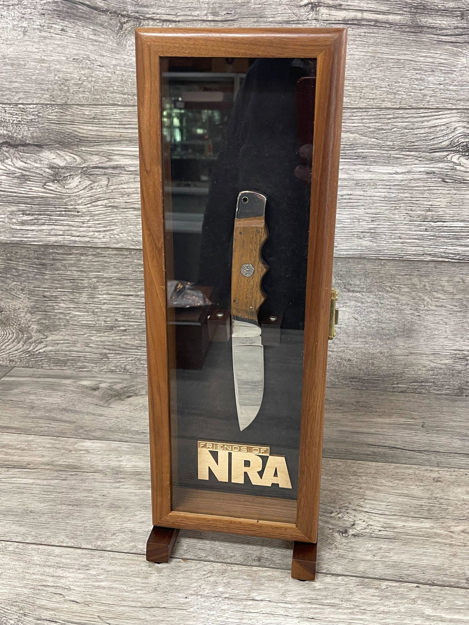 CAWAL STREET CUTLERY NRA FITED BLADE KNIFE: NRA 0678 VERY GOOD CONDITION, WITH NRA COLLECTORS CASE