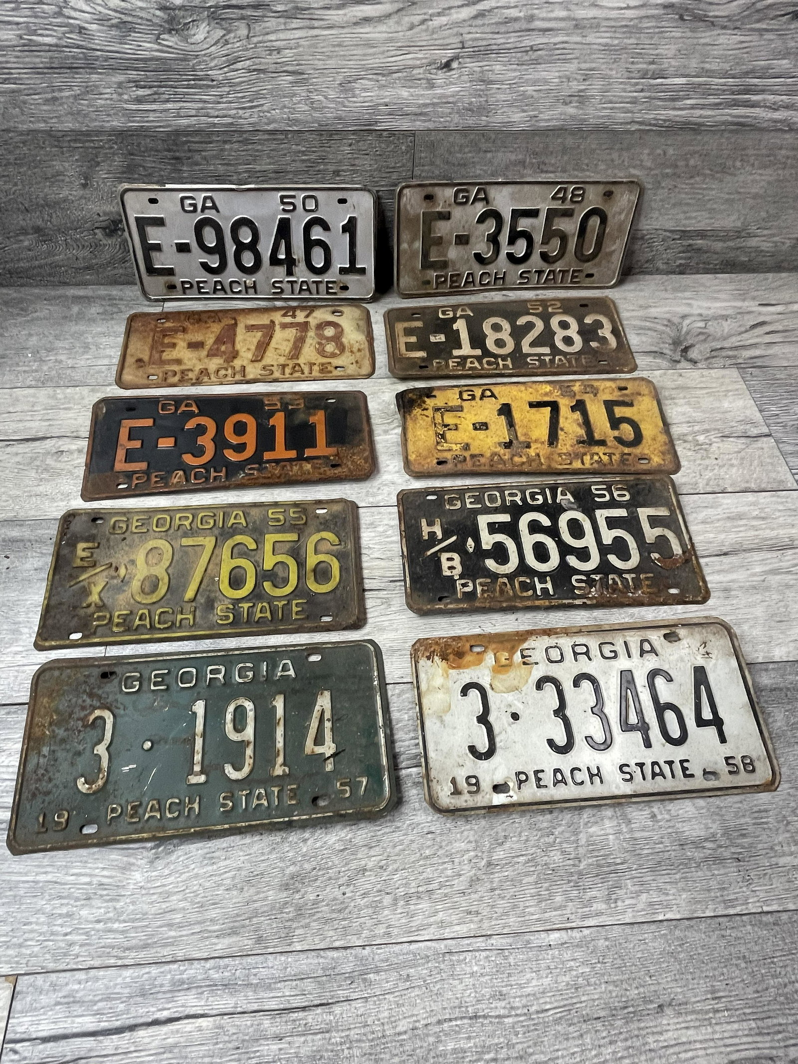 LOT OF 10 1940'S AND 1950'S GEORGIA LICENSE PLATES: LOT OF 10 1940'S AND 1950'S GEORGIA LICENSE PLATES