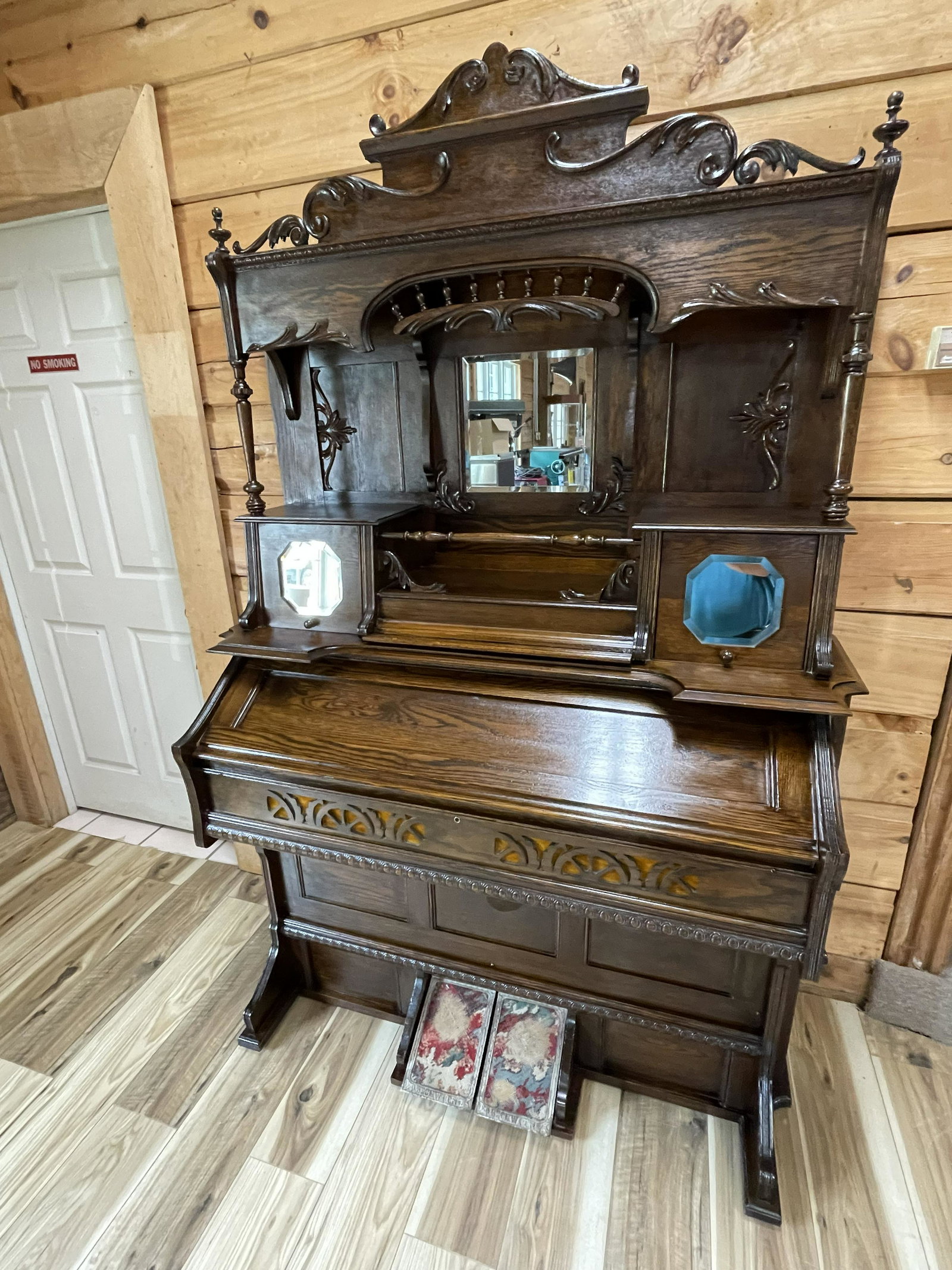 BECKWITH OAK PUMP ORGAN: BECKWTIH ORGAN CO. CHICAGO, IL. 2 PIECE, ORIGINAL FINISH, BEAUTIFUL UPPER GALLERY WITH BEVEL MIRRORS. APPROX. 81" T X 52 1/4"W X 23"D