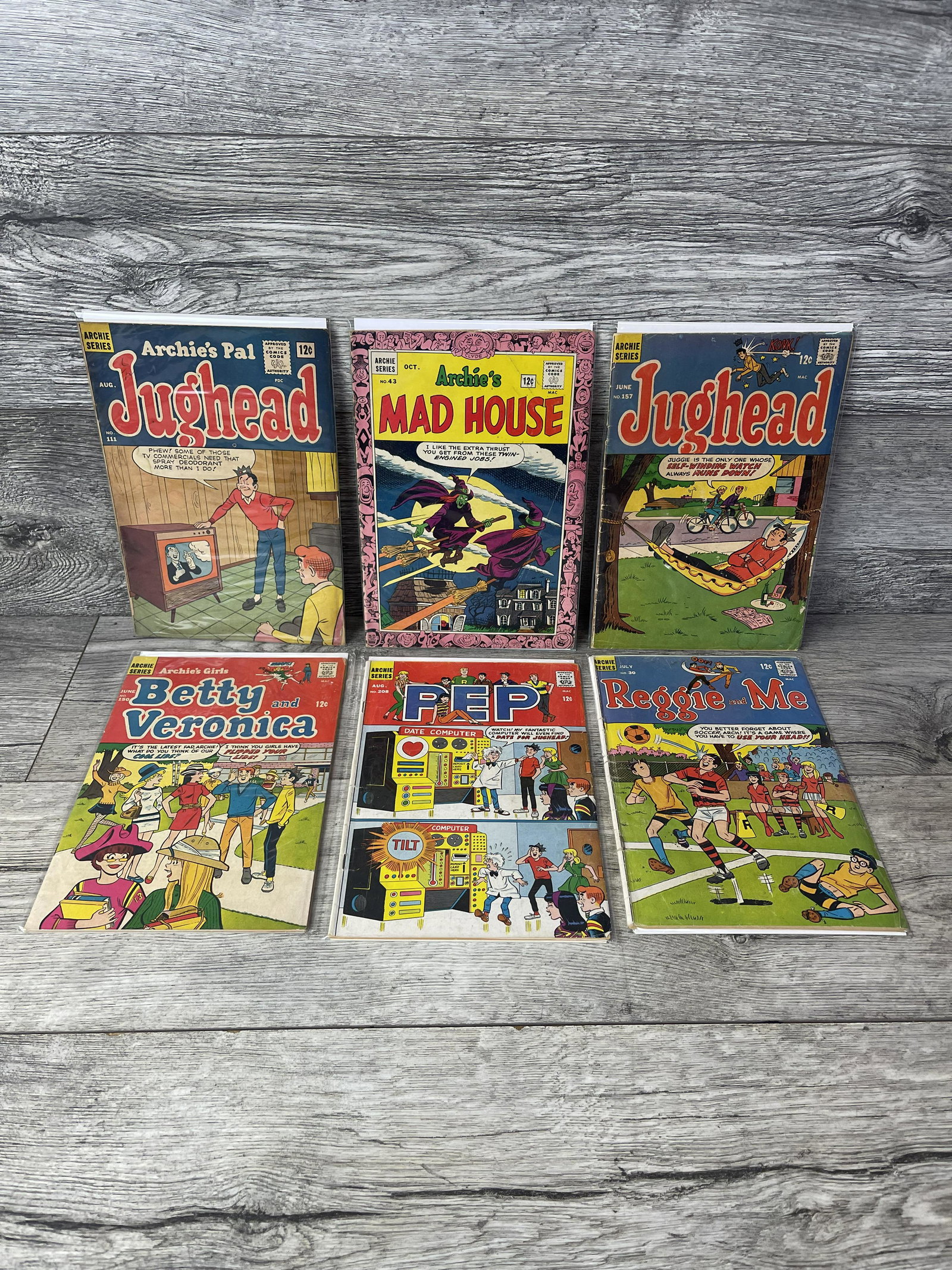 LOT OF 6 ARCHIE COMICS: LOT OF 6 ARCHIE COMICS