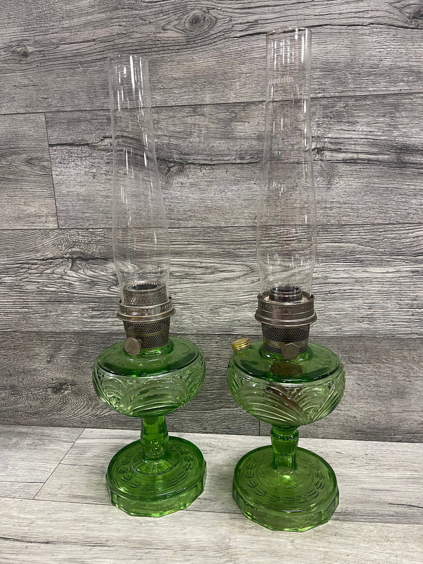 PAIR OF ALADDIN WASHINGTON DRAPE GREEN OIL LAMP: GOOD CONDITION.