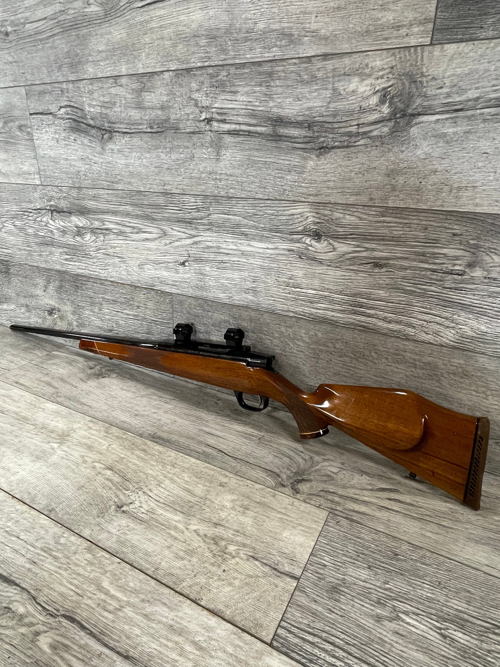 VOERE SHIKAR 24" .270 WINCHESTER: BOLT ACTION RIFLE. MADE IN GERMANY. BEAUTIFUL WALNUT STOCK. WILLIAMS SCOPE MOUNTS.