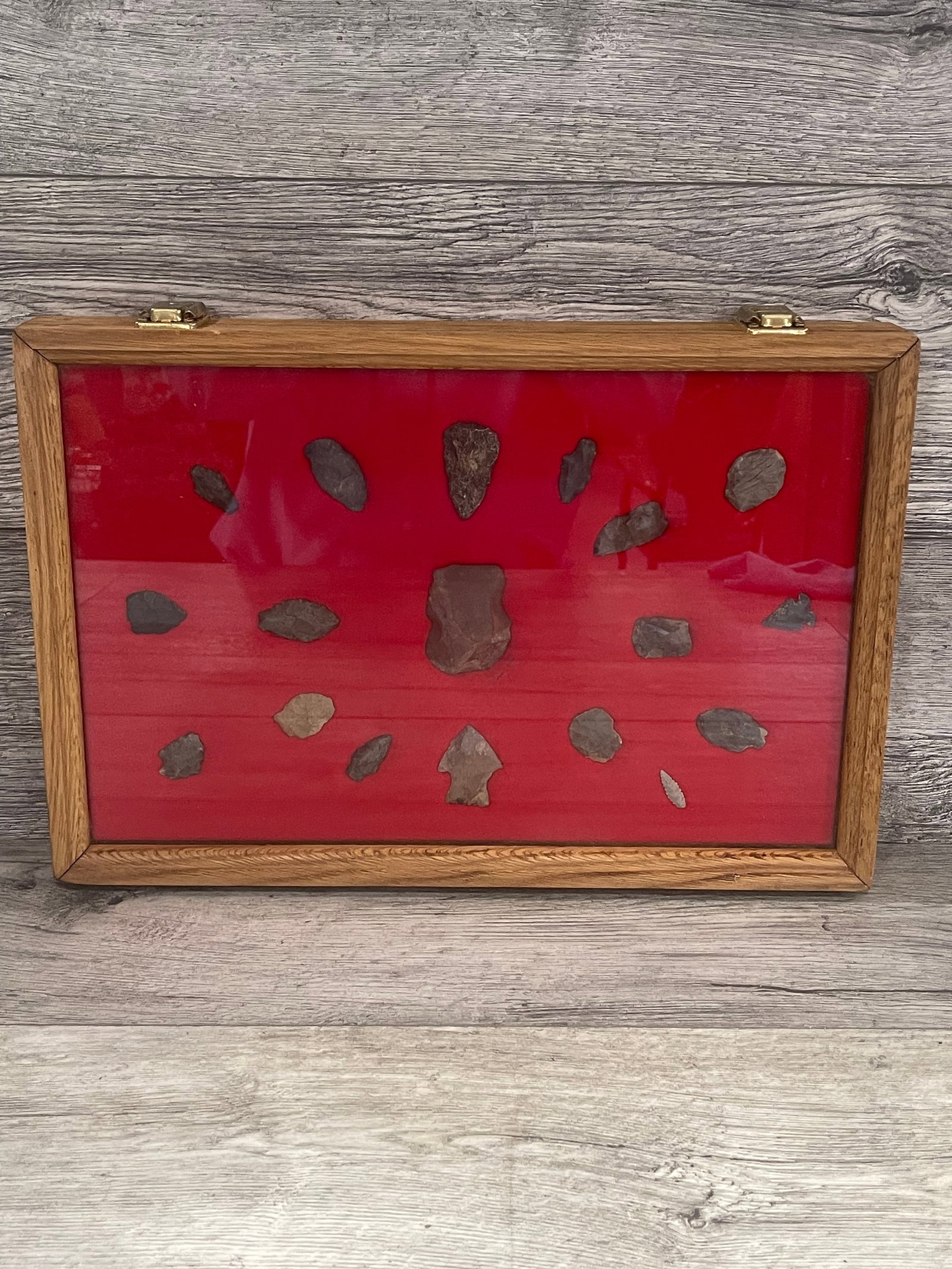 NATIVE AMERICAN ARTIFACTS DISPLAY: 18 ARTIFACTS IN OAK DISPLAY