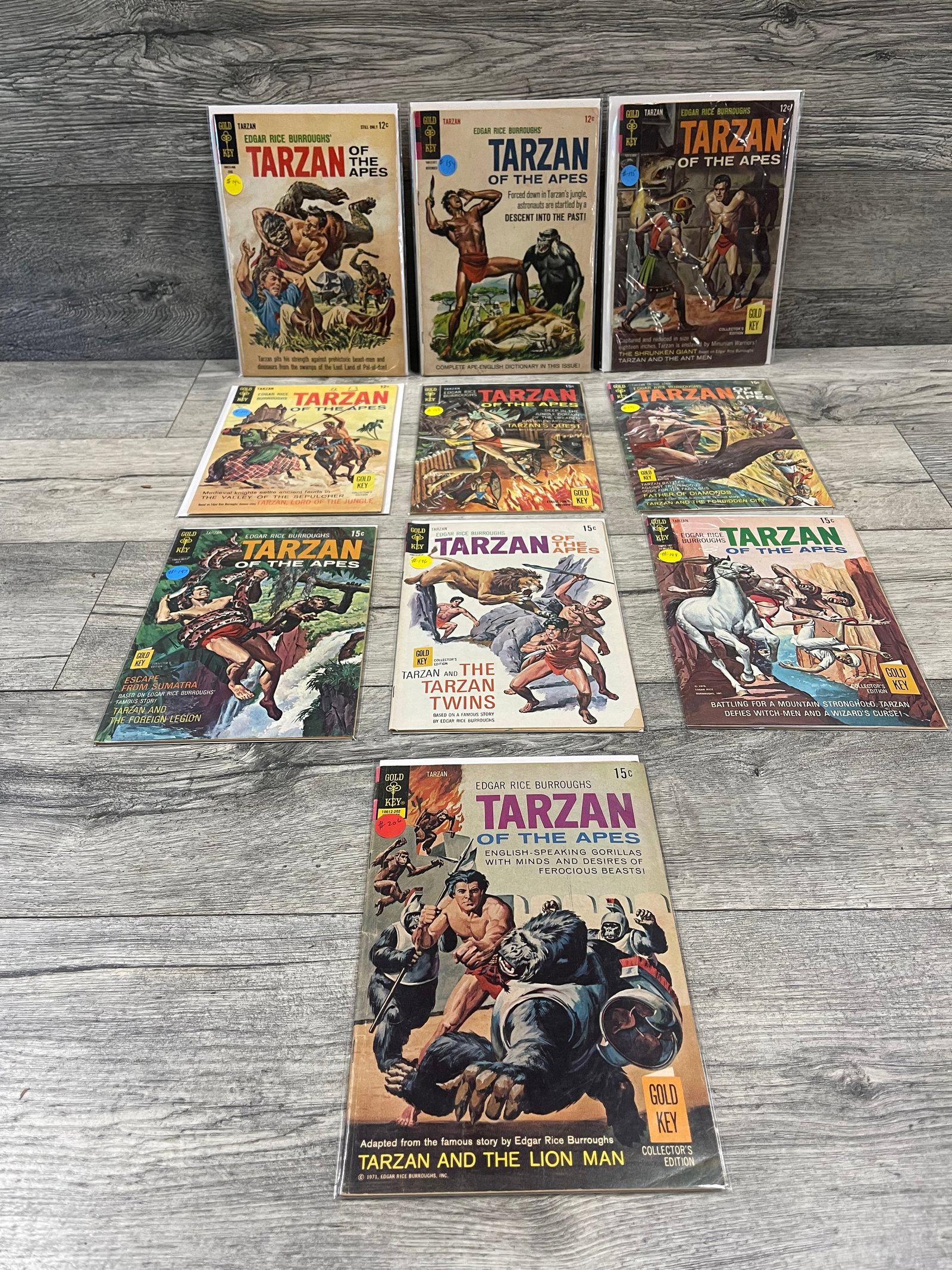 LOT OF 10 TARZAN COMICS: LOT OF 10 TARZAN COMICS