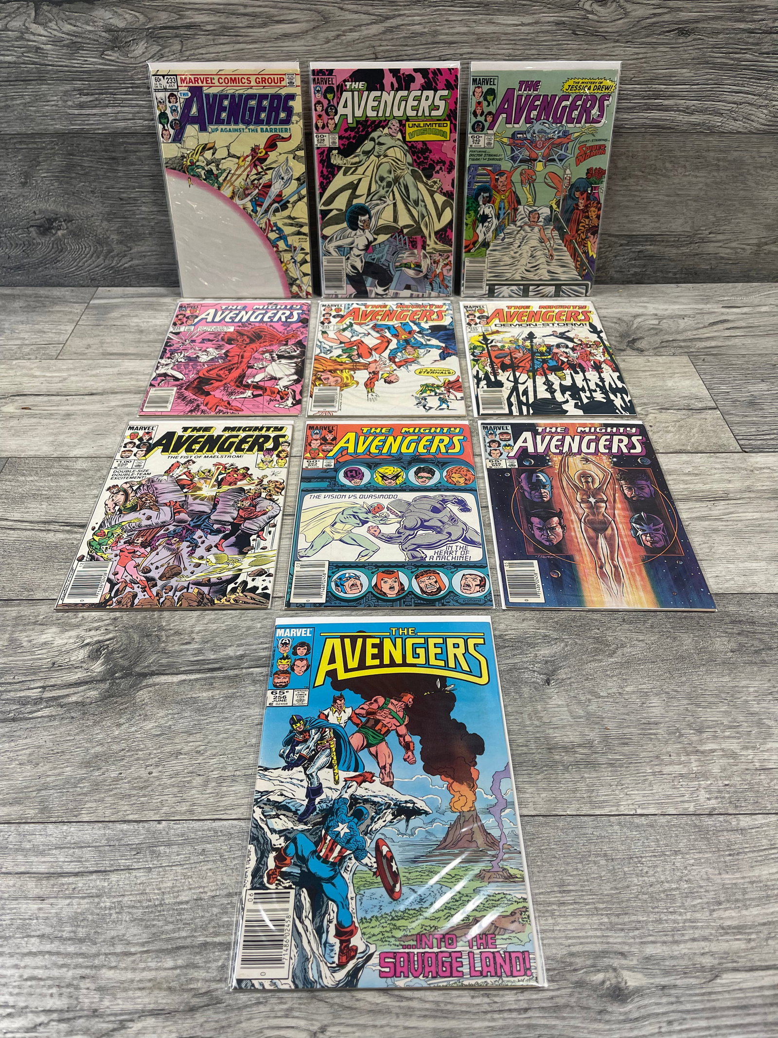 LOT OF 10 AVENGERS: LOT OF 10 AVENGERS