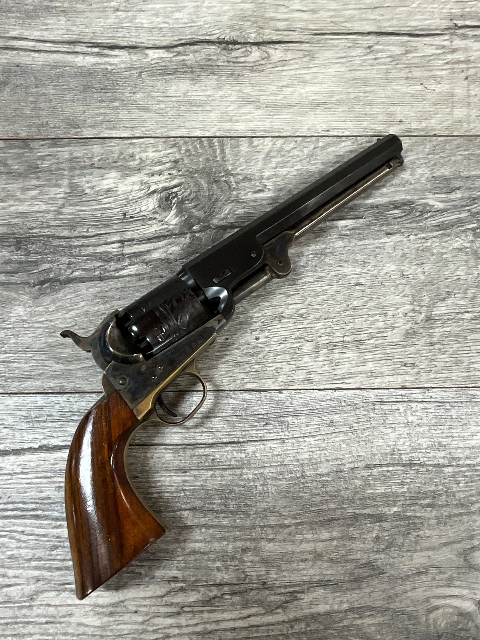 NAVY ARMS COMPANY 36 CAL. BLACK POWDER REVOLVER: SERIAL NO. 5643
