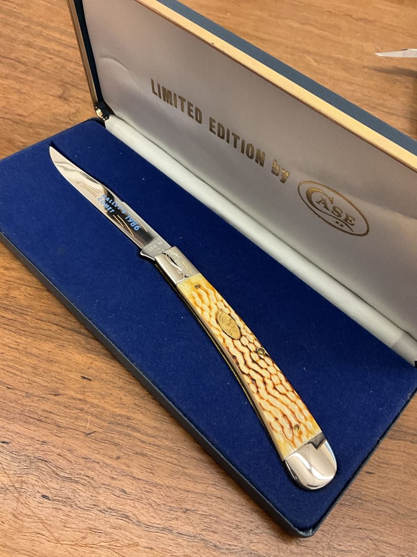 Case XX Ltd. Edition Haley's Comet #W6151: 1986 Commemorative Knife. Jigged, burnt white bone handle No. 2823