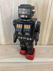 Vintage Rotate-O-Matic Robot