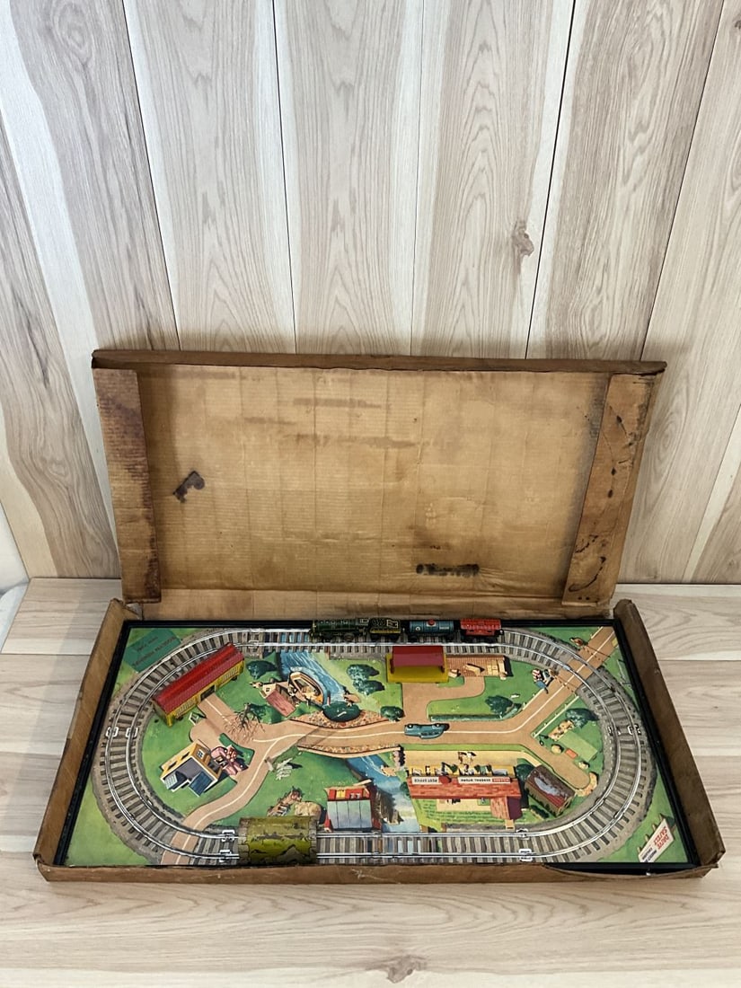 Vintage Mechanical Railroad Train Set: No. 410. With box, Ranger Steel Products