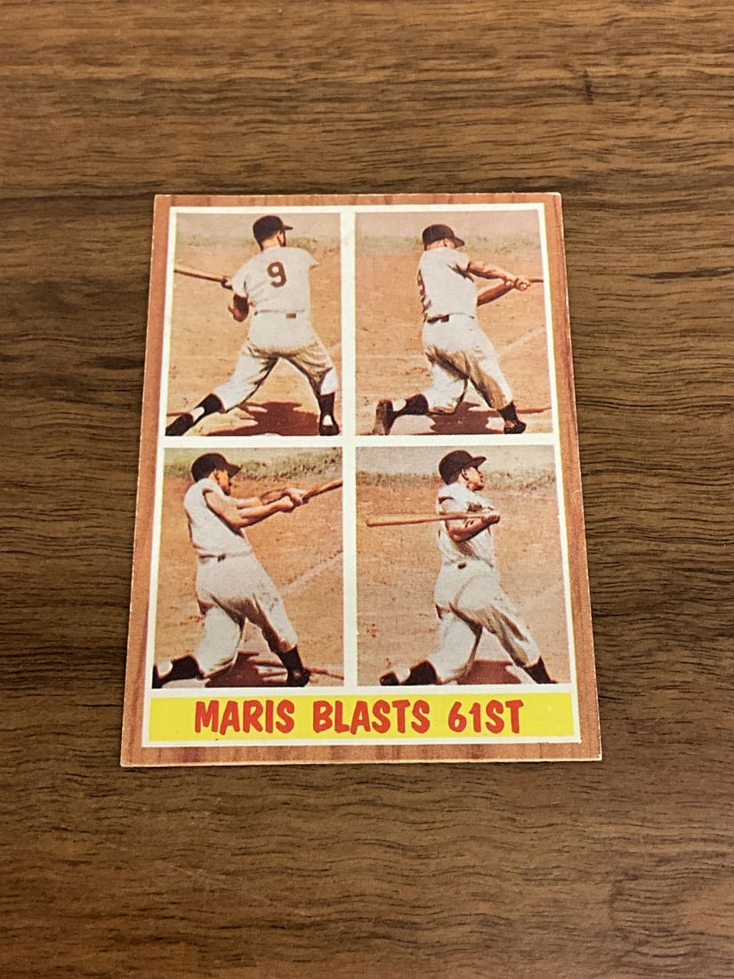 1962 Topps Maris Blasts 61st #313: 1962 Topps Maris Blasts 61st #313