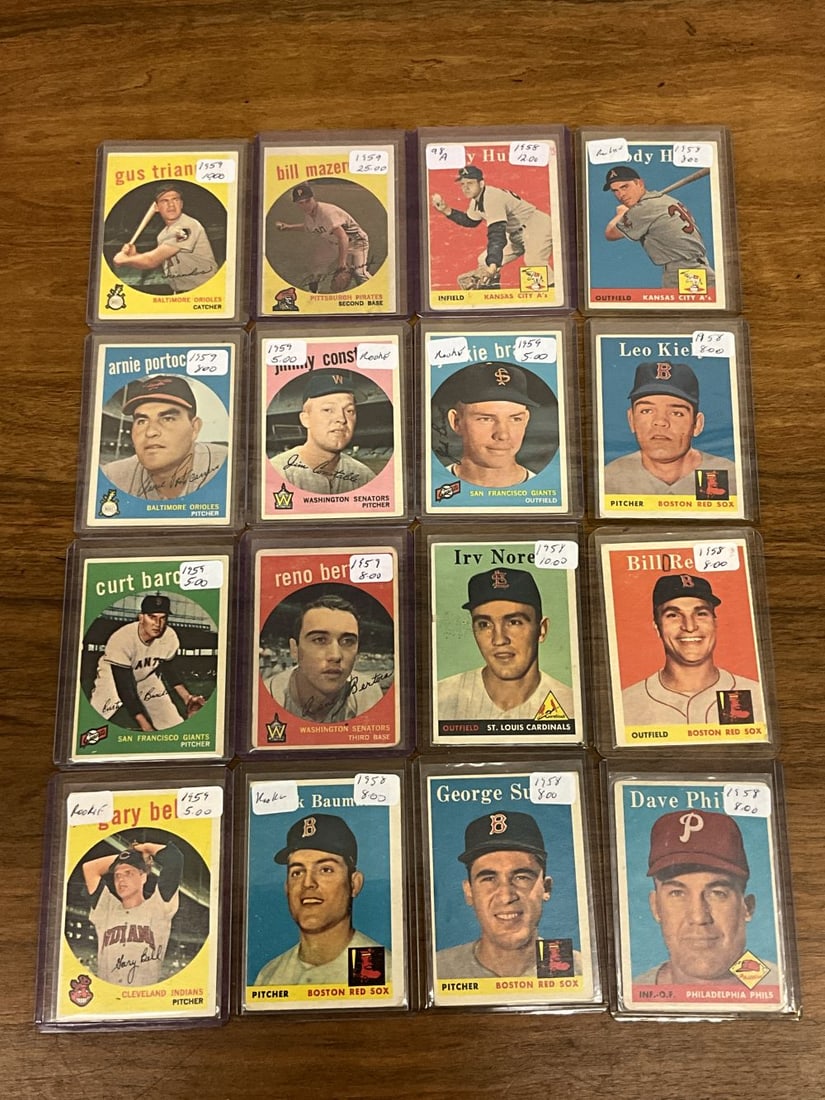 Lot of Sixteen 1958-1959 Topps Ball Cards: Lot of Sixteen 1958-1959 Topps Ball Cards