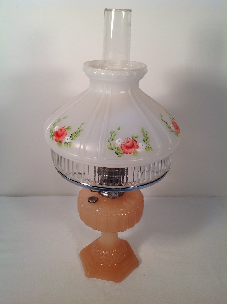 1934 Aladdin Pastel Flesh Moonstone Cathedral Oil Lamp