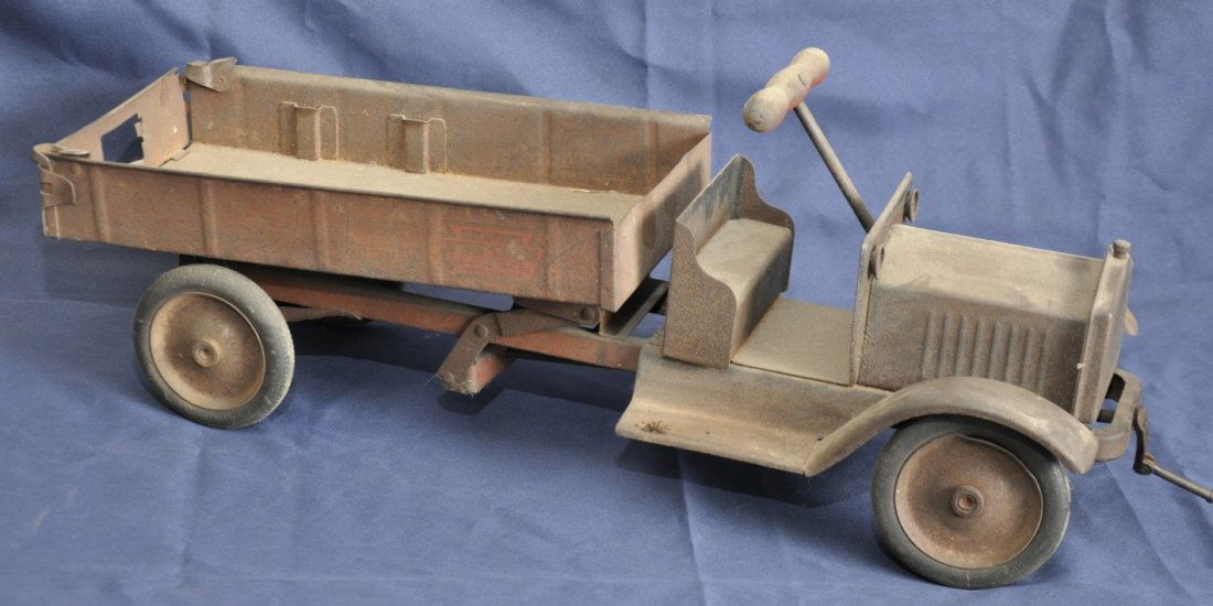 1930s Keystone Rider Dump Truck (1 of 4)