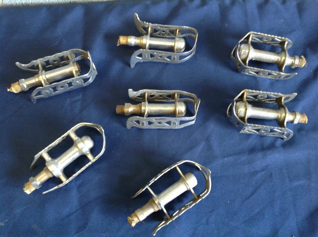 Lot of 7 Vintage Bicycle Pedals (1 of 3)
