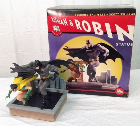 Batman & Robin Statue by DC Direct 833/1300: All Star Batman and Robin Hand Painted Cold-Cast Porcelain Statue by DC Direct. Sculpted by John G. Mathews and Numbered 833/1300. Item Comes with Original Box.