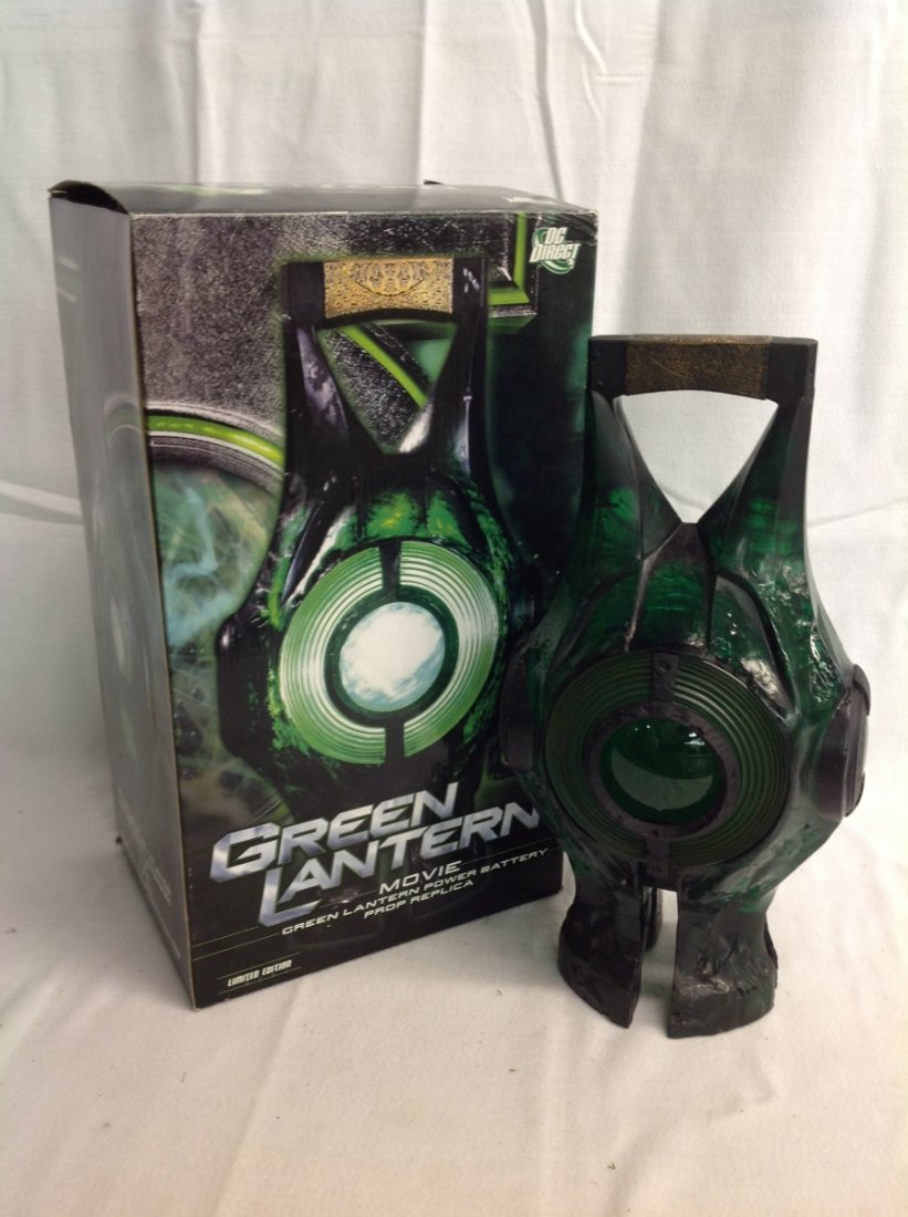 Green Lantern Movie "Power Battery" Prop Replica: Green Lantern Movie "Power Battery" Prop Replica by DC Direct #34/2500