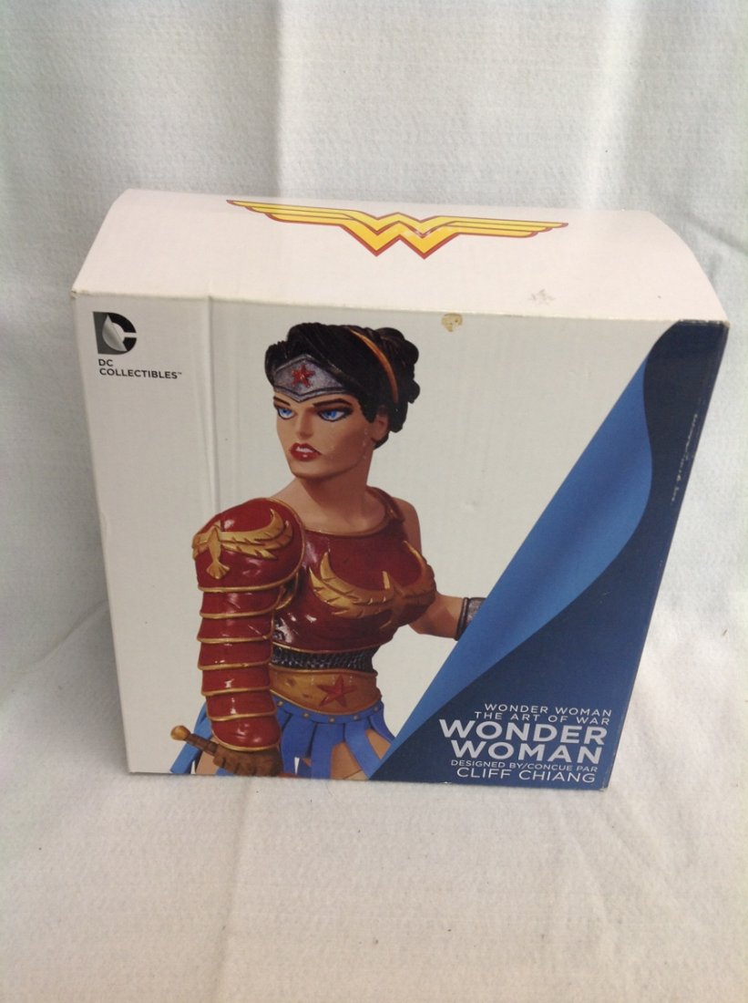 The Art of War "Wonder Woman" Statue: The Art of War "Wonder Woman" Statue by DC Collectibles