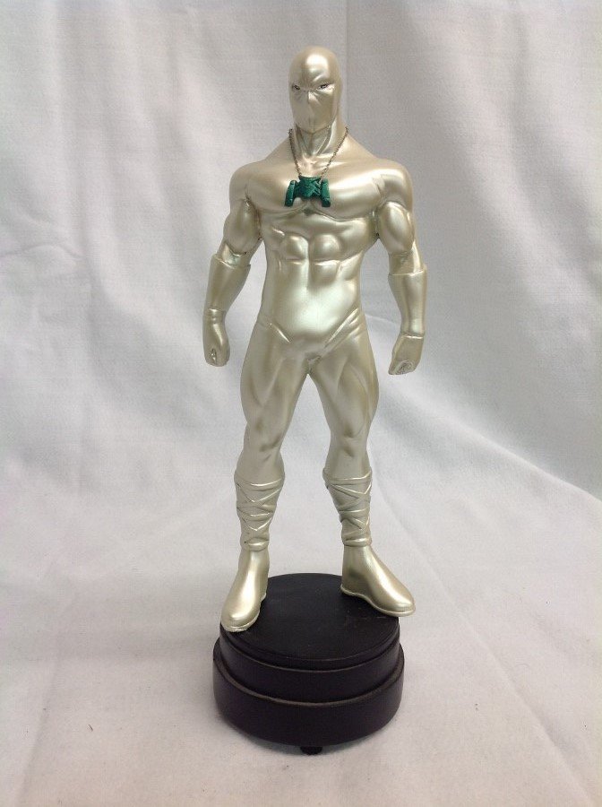 White Tiger Statue Signed by Gabriel Luna: White Tiger Statue Signed by Gabriel Luna