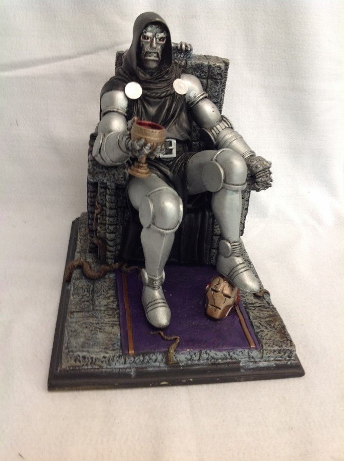 Dr Doom on Throne Statue: Dr Doom on Throne Statue