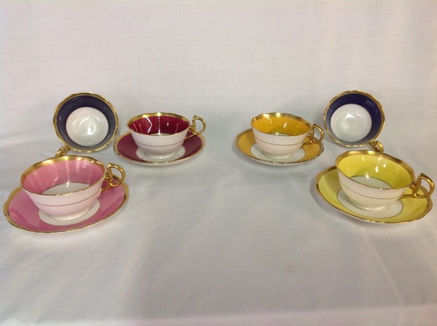 Royal Albert 4 Sets Teacups & Saucers with 2 Extra (1 of 4)