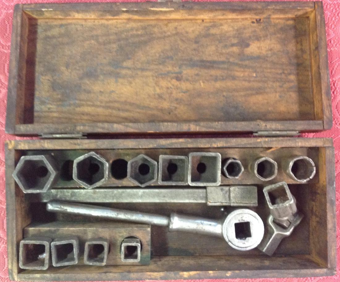 Early Socket Set w/ Oak Case (1 of 4)