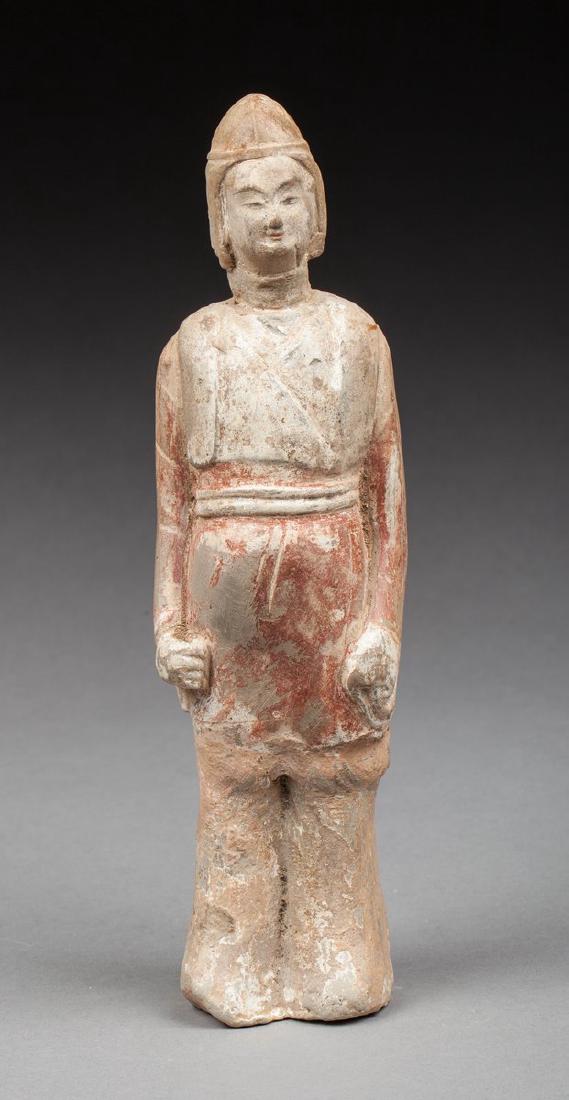 Weï lancer: Lancier en terre cuite, tête recollée. Weï, Chine, IV - V ème siècle après JC. 24x6,5cm.
