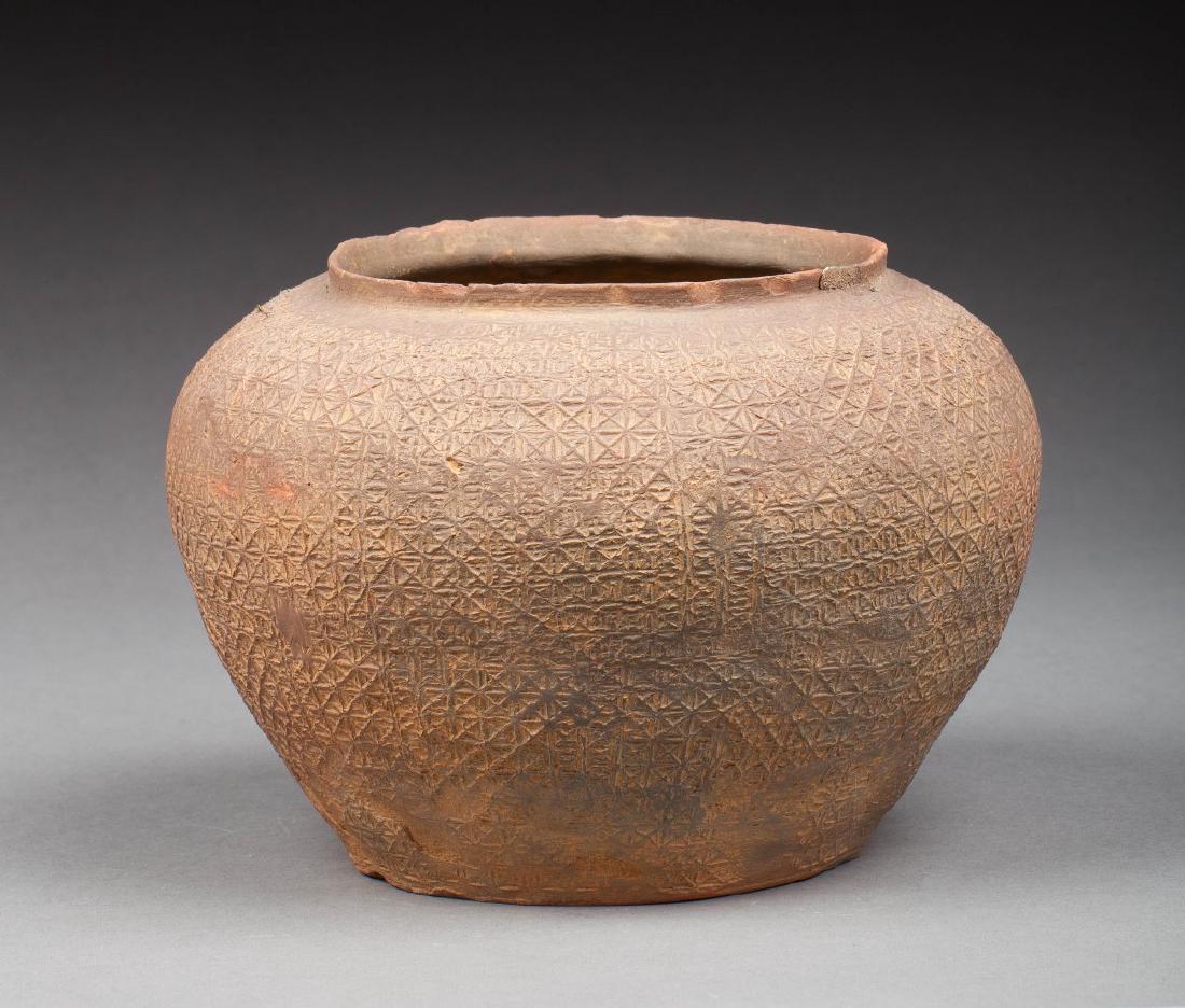 Zhou small globular vase (1 of 1)