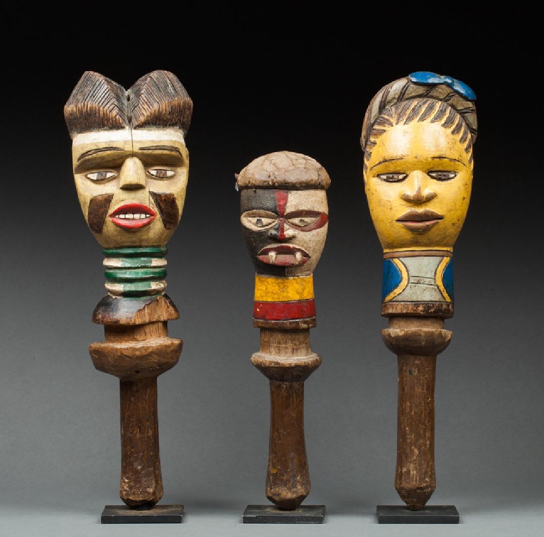 Lot with three Kuyu dummy heads (1 of 1)