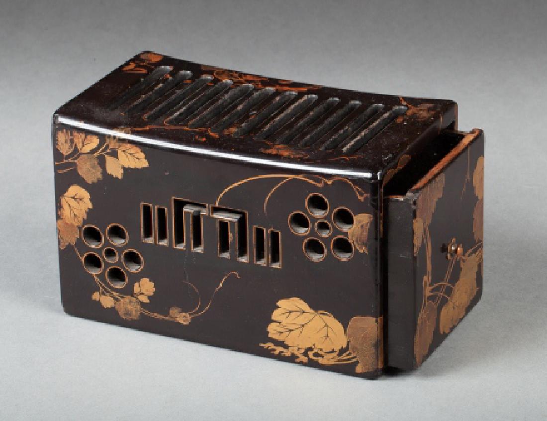 Japanese headrest (1 of 1)