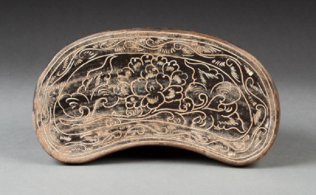 Tsong headrest (1 of 1)