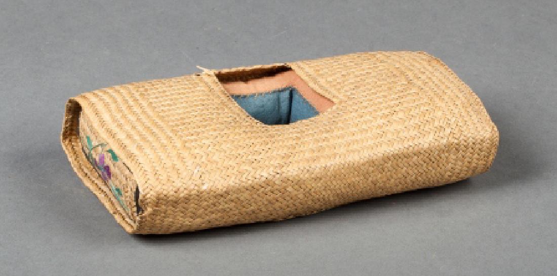 Chinese headrest (1 of 1)