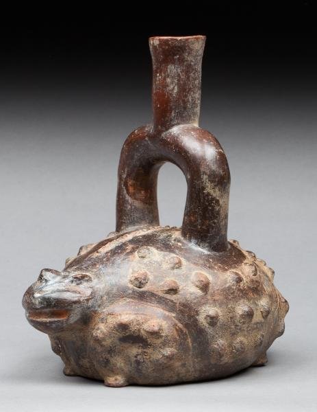Vase shaped with a batrachian: Brown Terra Cota. Chavin, Peru, 700-200 BC. 19x21cm