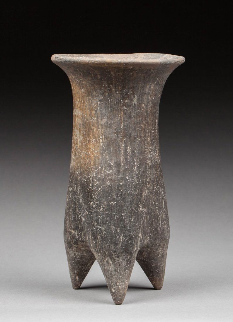 Chinese Neolithic tripod vase (1 of 1)