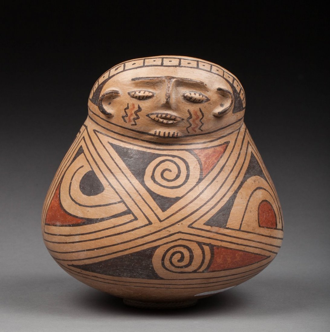 Cases grande Hominoid vase. (1 of 1)