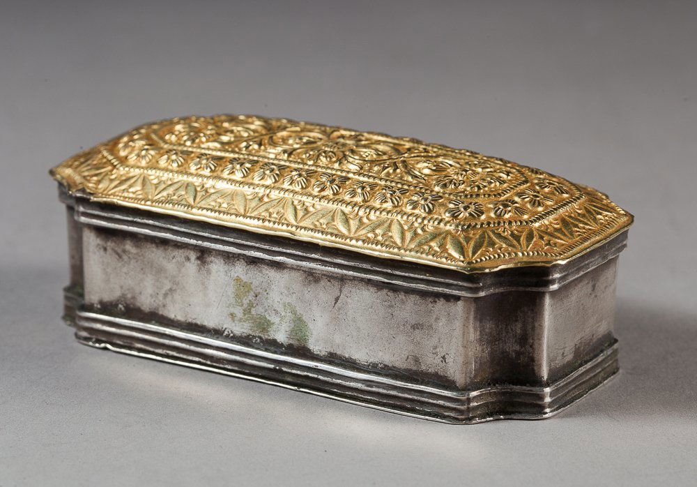 Colonial indian box (1 of 2)