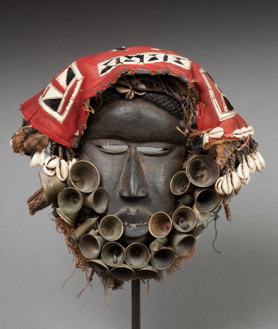 Dan Guere dancing mask (1 of 1)