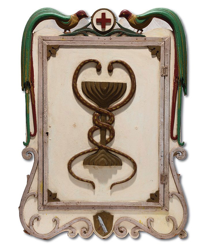 Red Cross Medical Hanging Cabinet. (1 of 8)