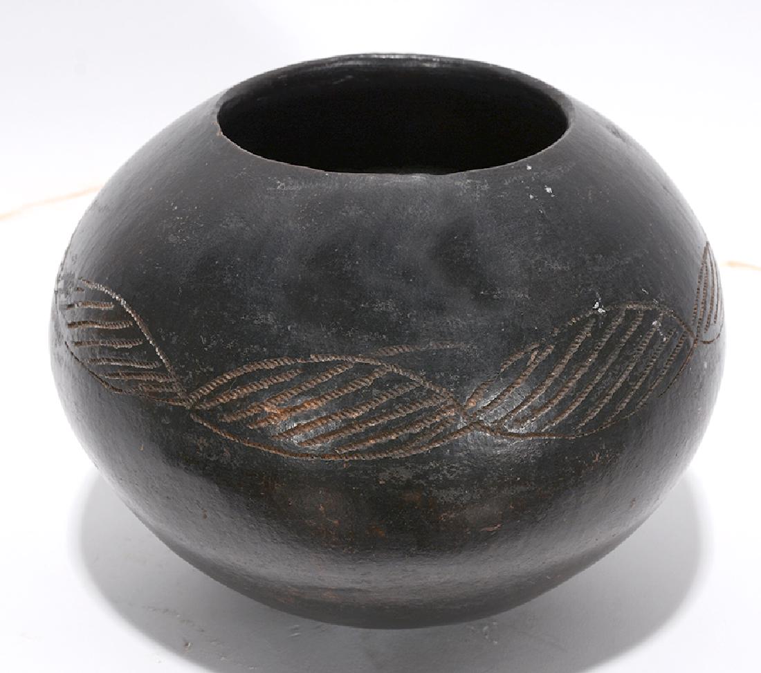 Cherokee Pottery. Black Bowl With Chain Design. (1 of 3)