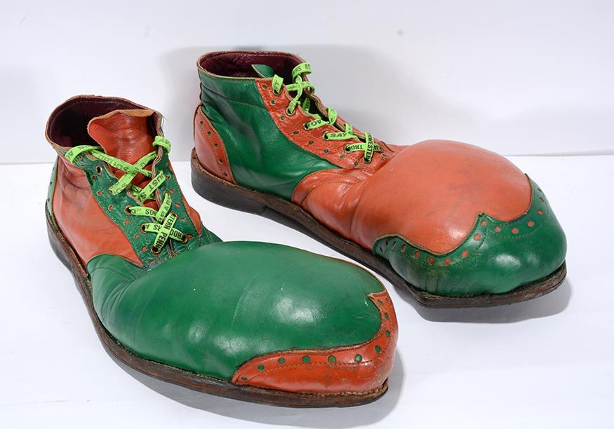 Bespoke Clown Shoes.: Circus. Bespoke Clown Shoes. Green and orange over-sized clown shoes. Slight wear, otherwise excellent condition. 17"long. Est.$400-600. Ship:$45