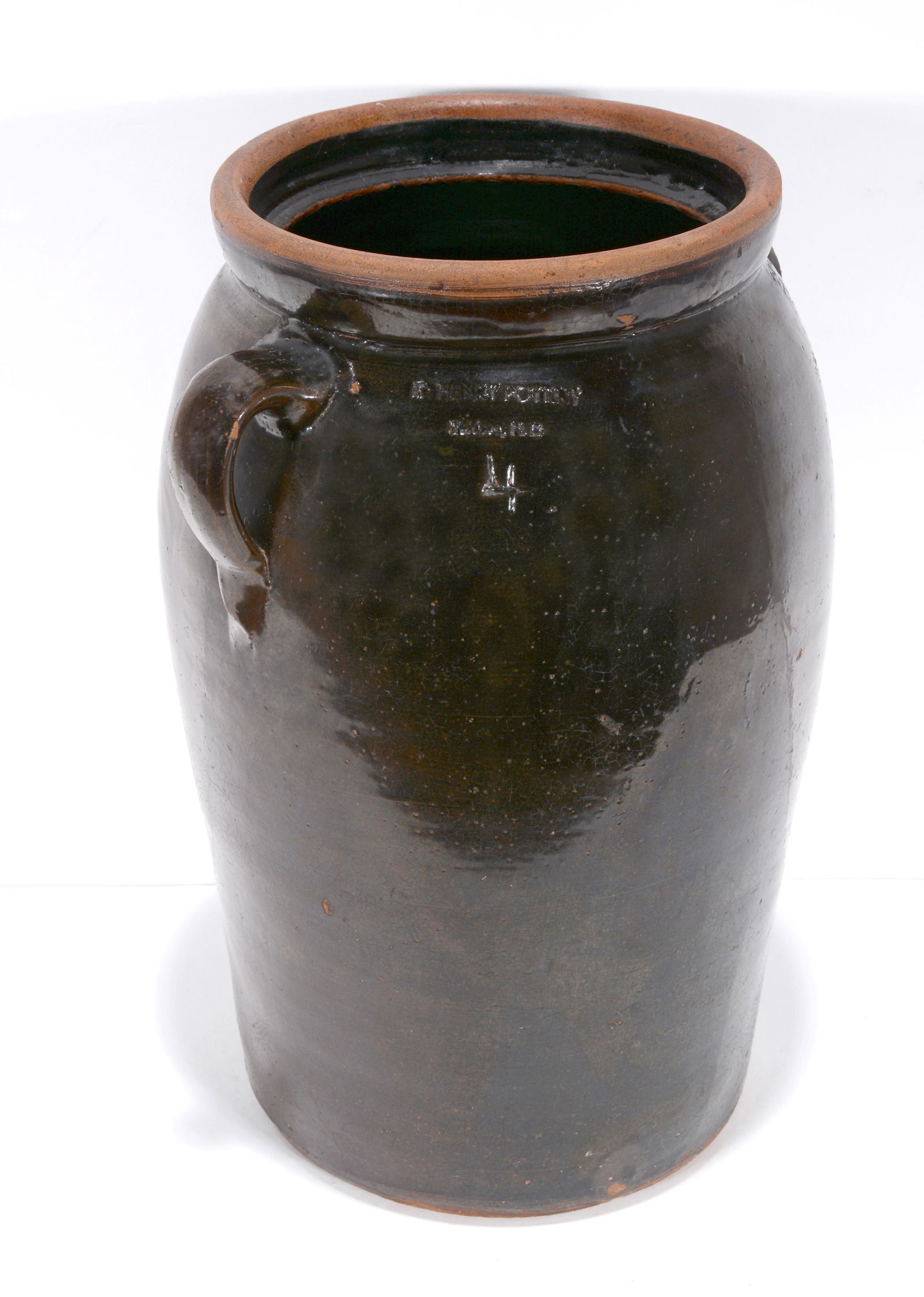 O. Henry Pottery, NC. 4 Gallon Churn. (1 of 3)