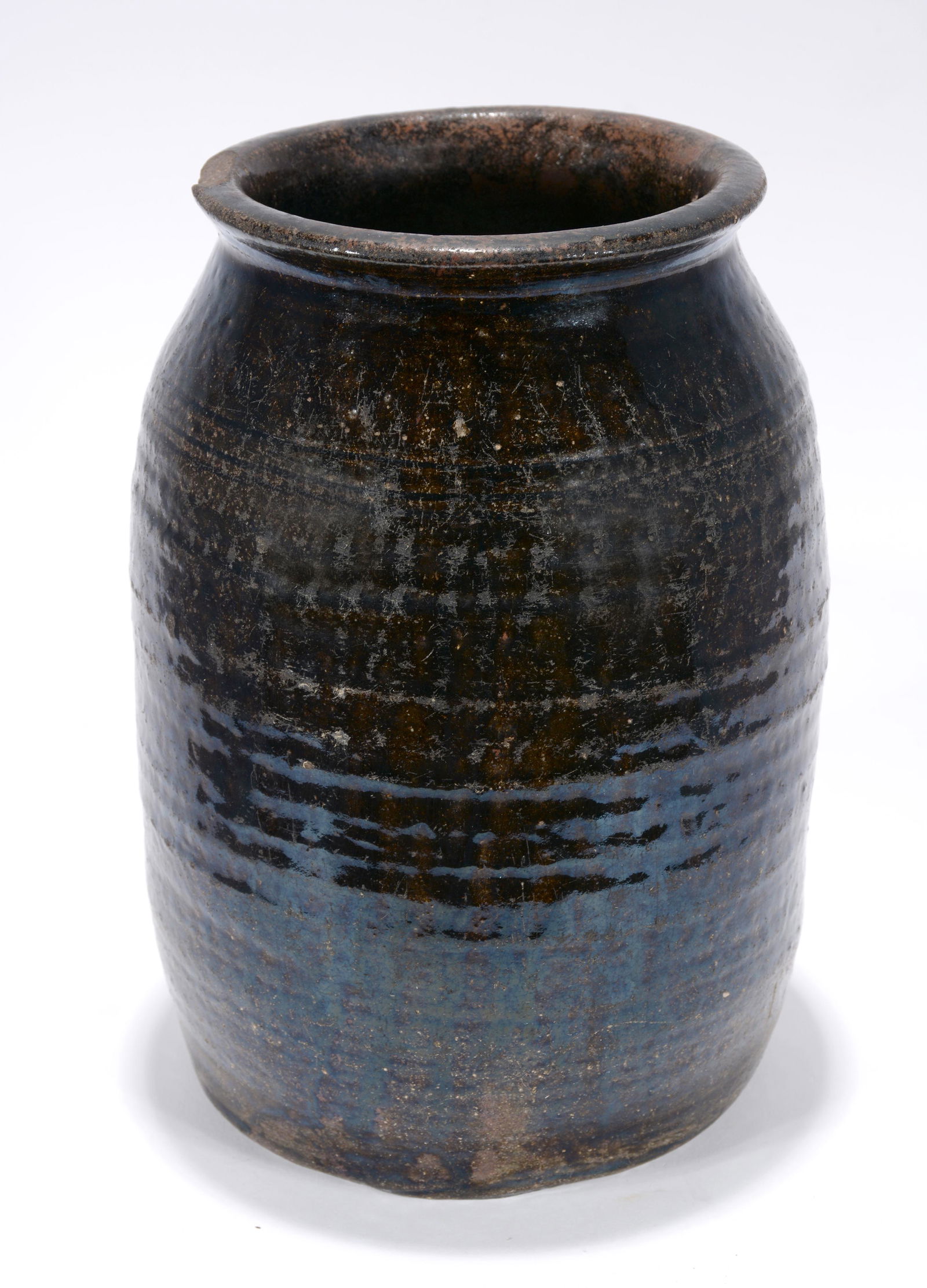 North GA Potter. 2 Gallon Rippled Storage Jar. (1 of 3)