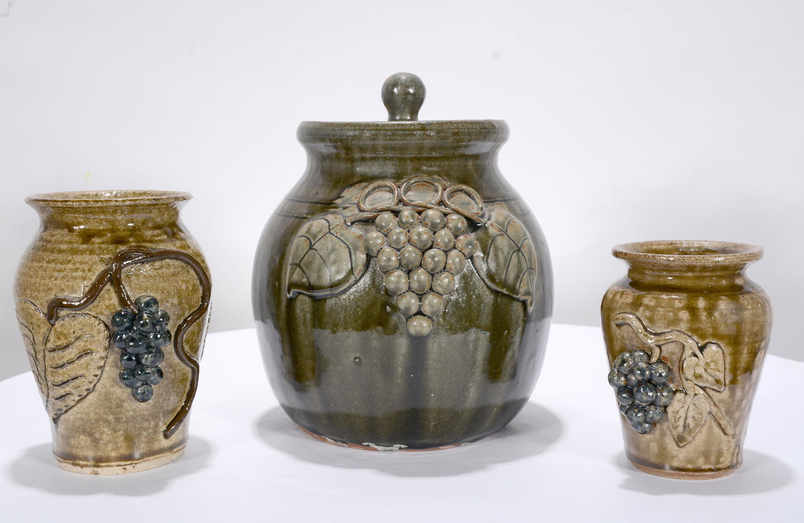 John & Anita Meaders. 3 Grape Decorated Jars. (1 of 2)