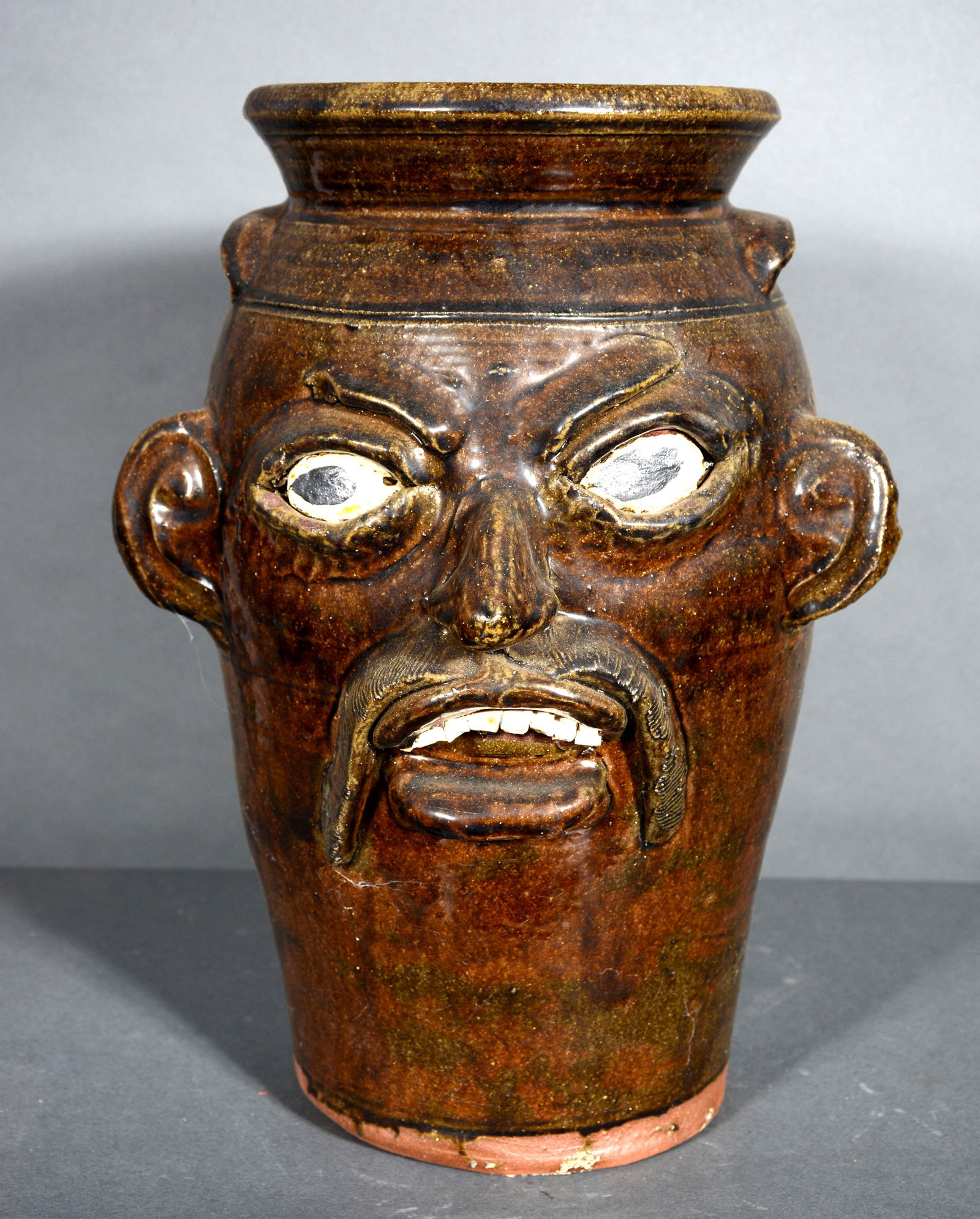Chester Hewell. Early Large Face Crock. (1 of 4)