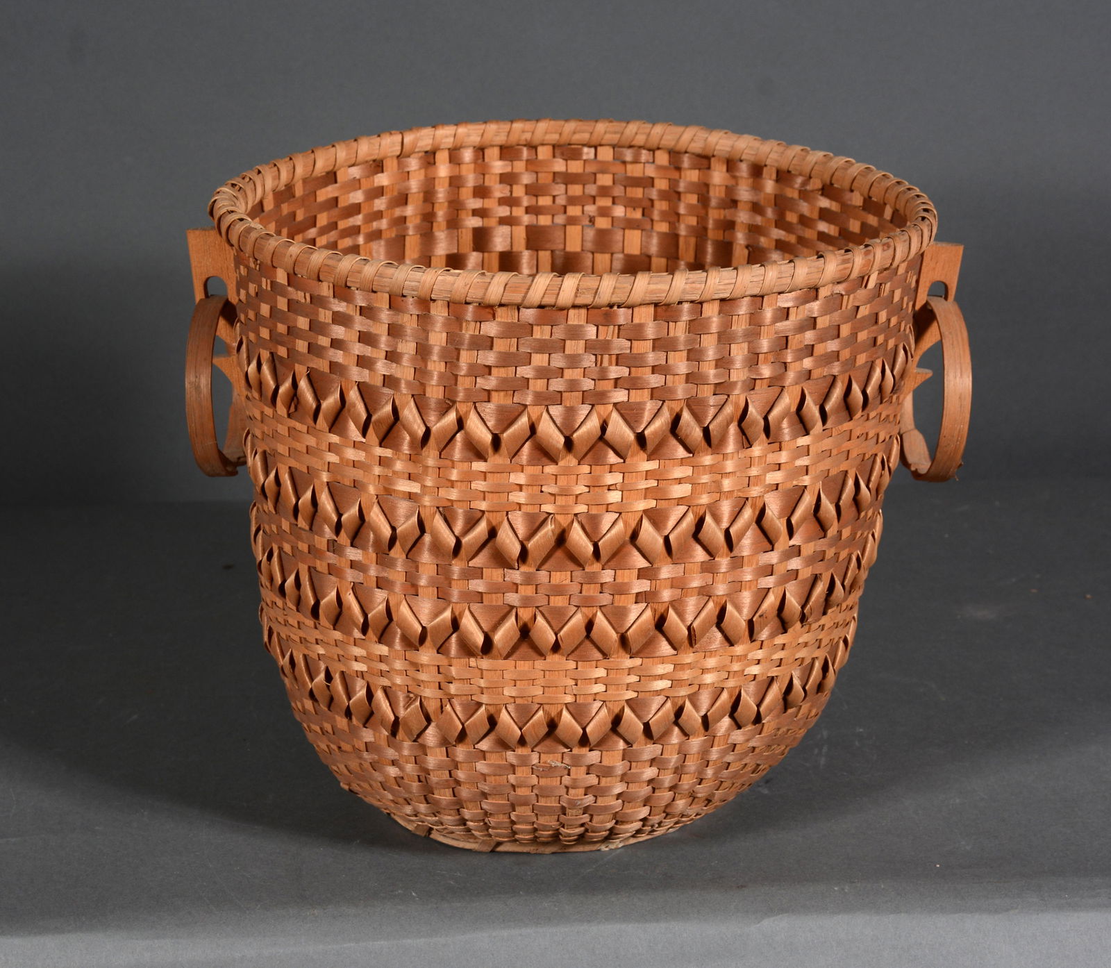 Early Cherokee Highly Decorated Oak Ribbon Oval Basket. (1 of 4)