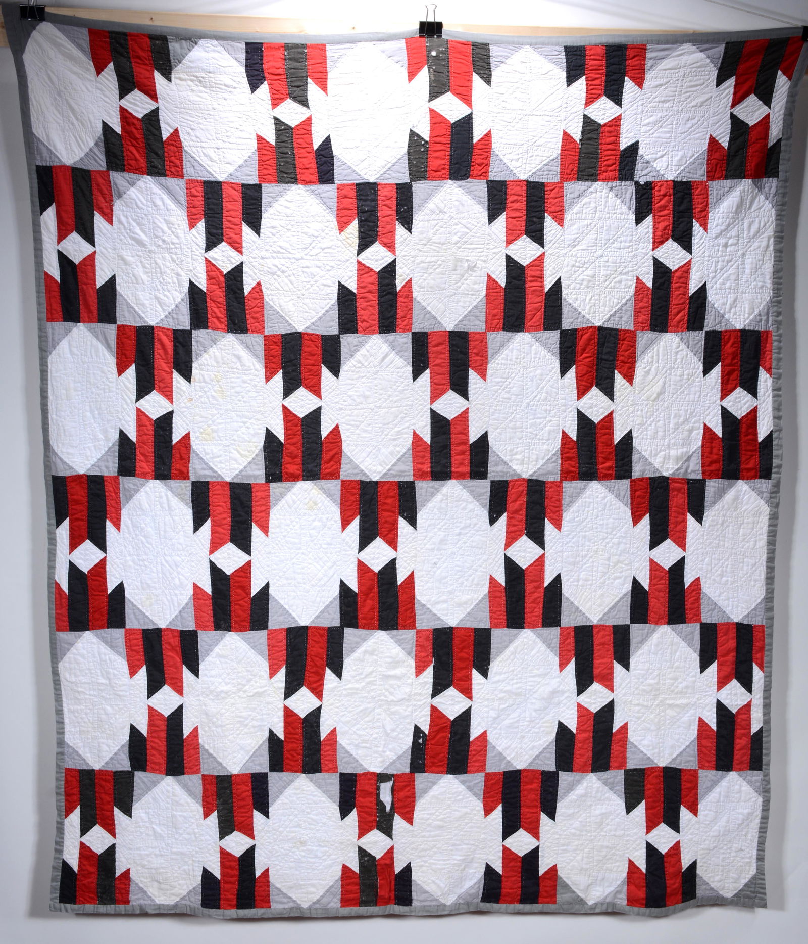 Native American Design Pattern Quilt. (1 of 3)