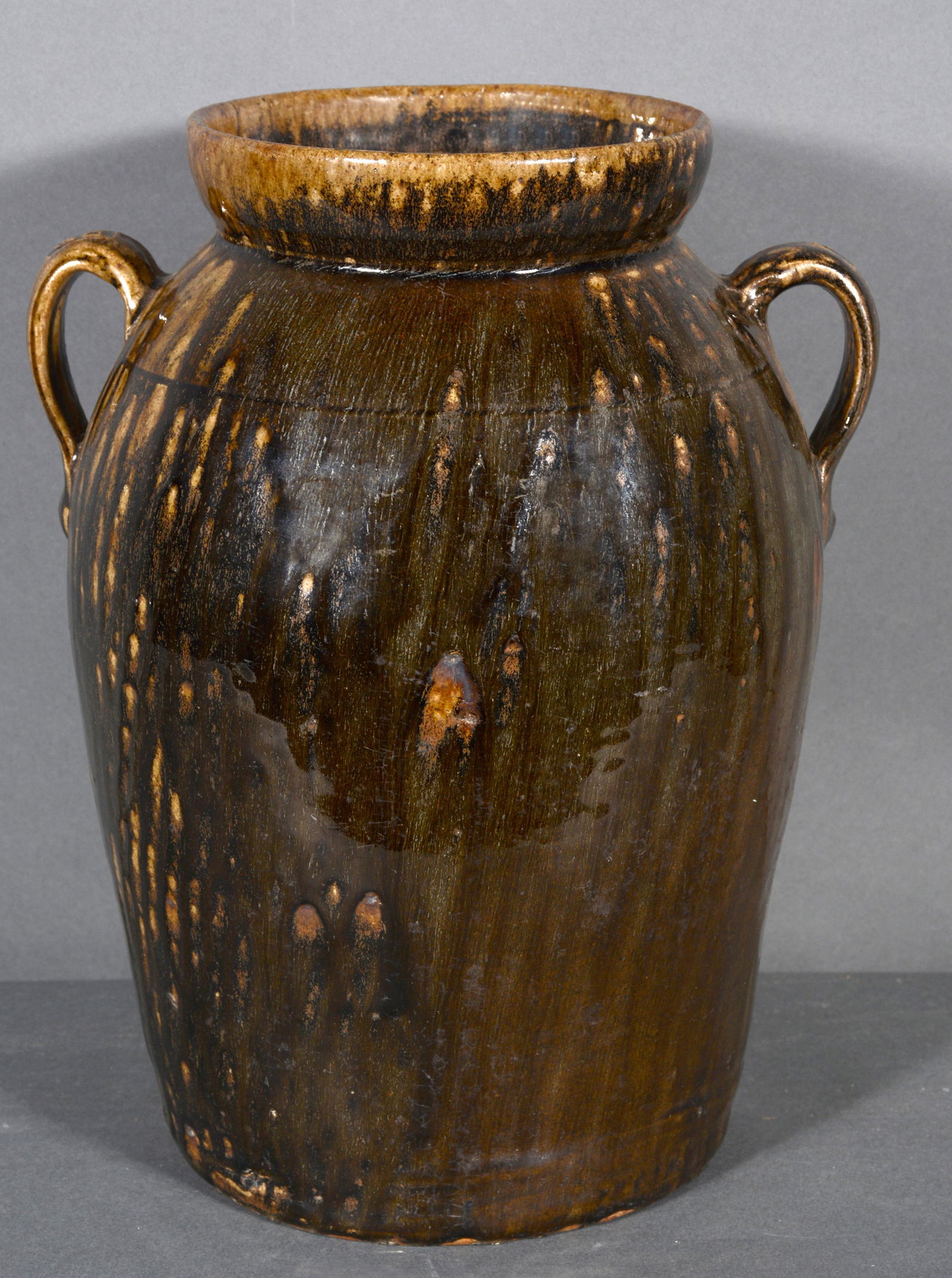 Billy Bryant (Possibly). 3 Gallon Churn.: Billy Bryant (Possibly). Three Gallon Churn. Stamped, B.B. on one handle and '3' on other handle. Great tobacco-spit glaze. Mint condition. 14"h. Provenance: The Larry and Jane Schlachter Collection.