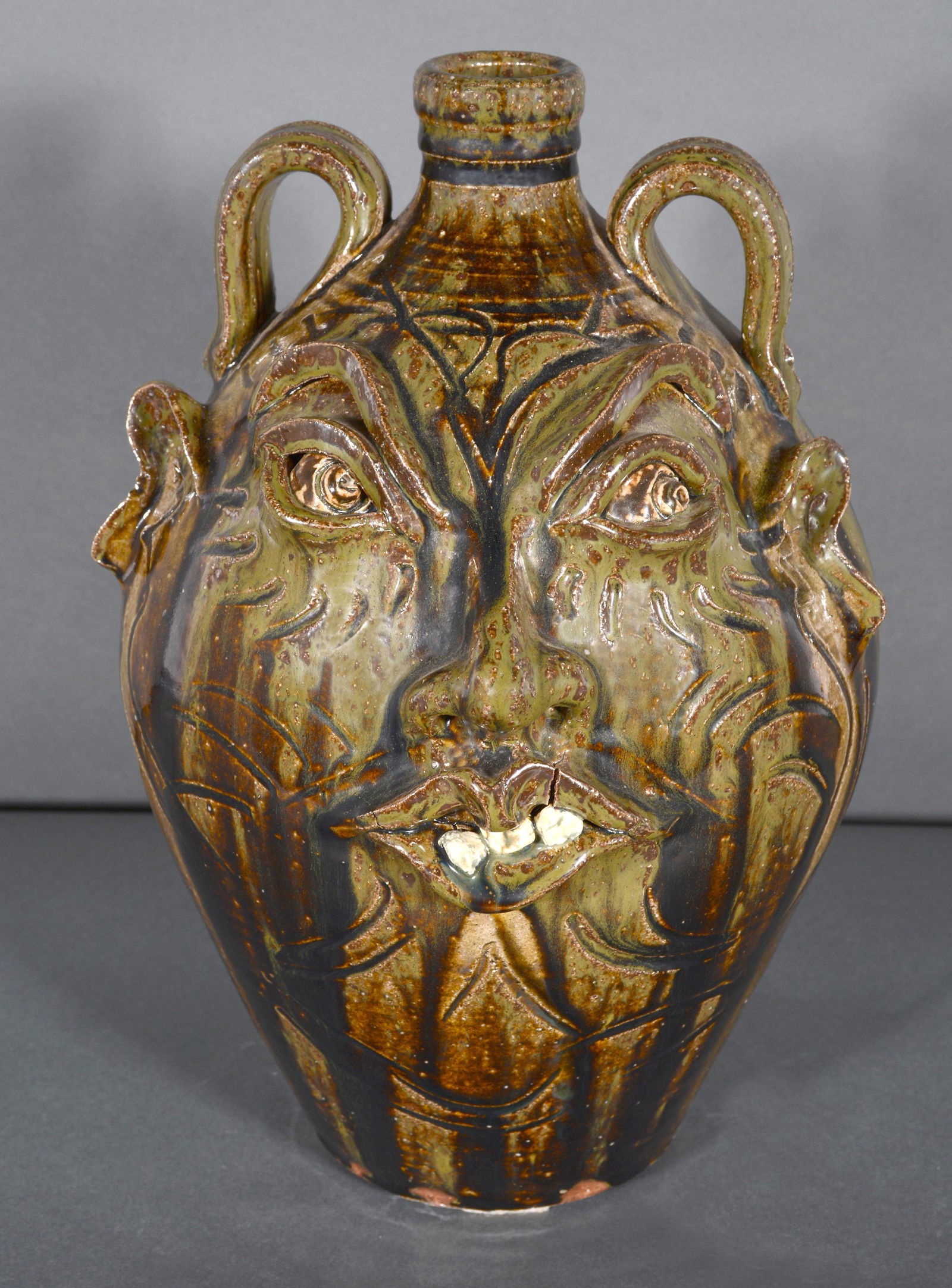 Kim Ellington. Right Looking Face Jug. (1 of 4)